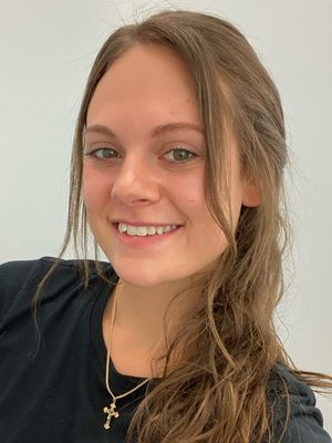 Isabel, 25