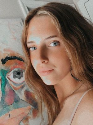 Makayla, 18