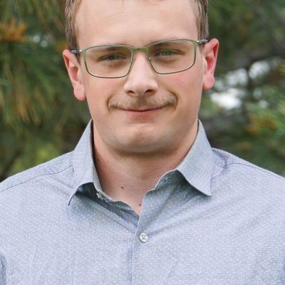 Xander, 24