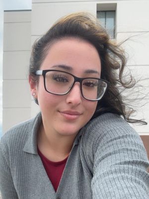 Paula, 22