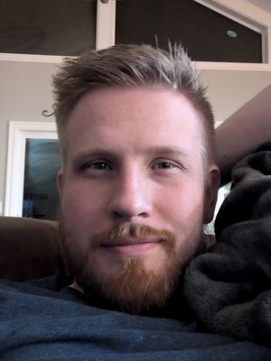 Carl, 29