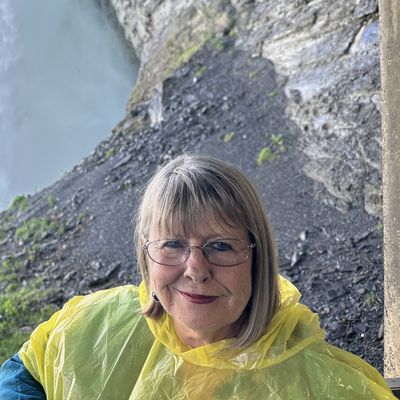 Nora, 72