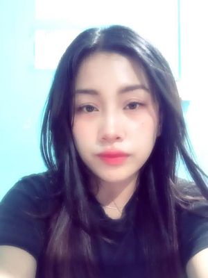 Erika, 24