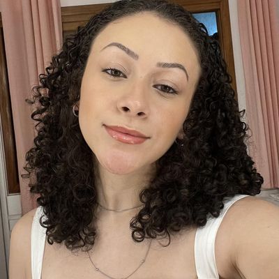 Maria Eduarda, 19