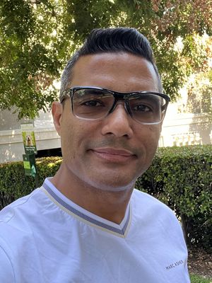 Luis, 48