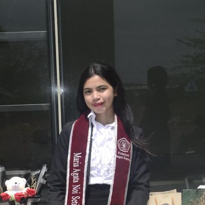 Maria, 24