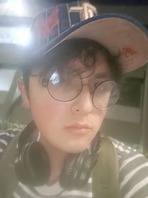 Luis, 21