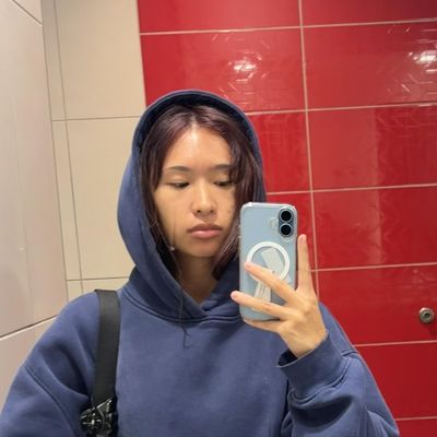 Gia, 21