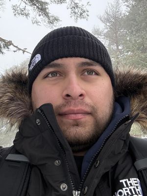 Enrique, 27