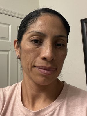 Nayeli, 43