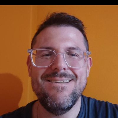 Carlos, 38