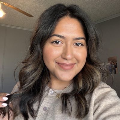 Alejandra, 26