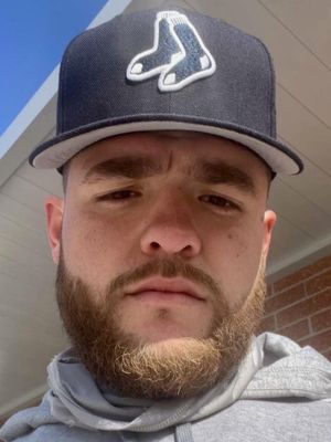 Carlos, 27