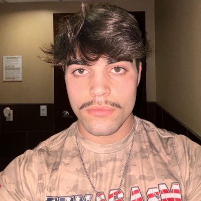 Billy, 22