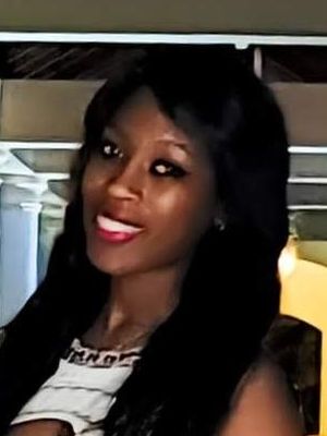 Emmanuelle, 39