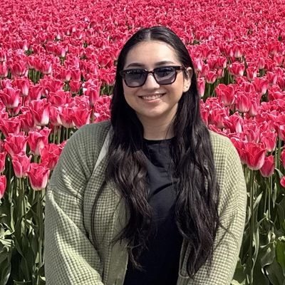 Lucia, 24