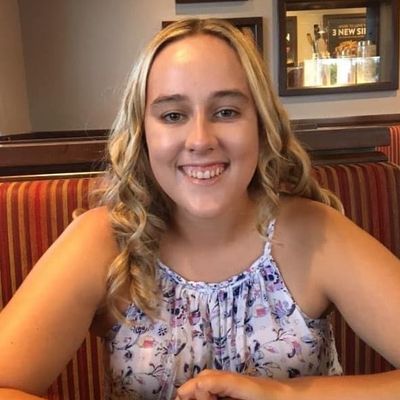 Holly, 28