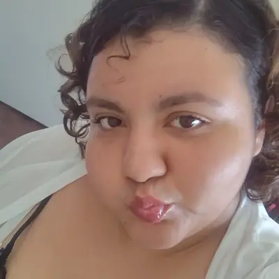 Anahi, 23