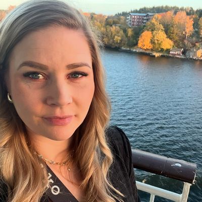 Aila, 38