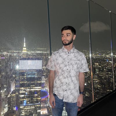Chris, 28