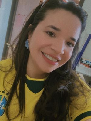 Ana, 32