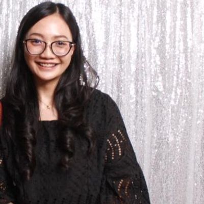 Maria, 23