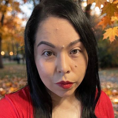 Blanca, 44