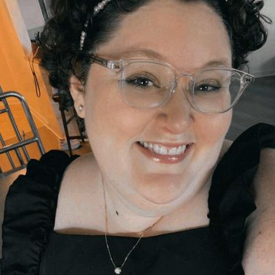 Lauren, 30