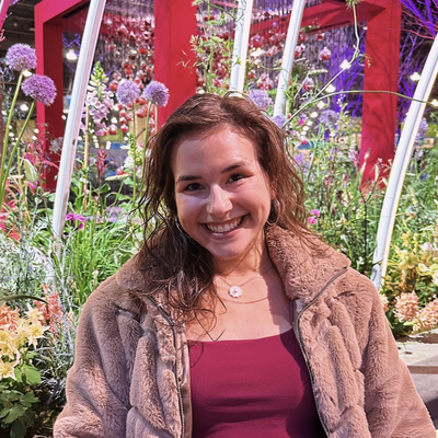 Adrianna, 27