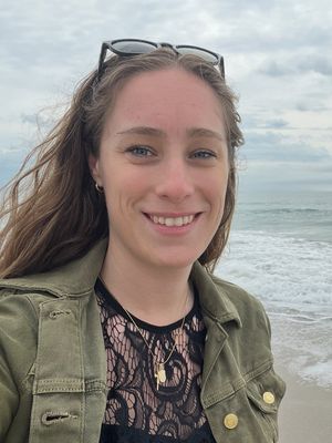 Adriana, 31