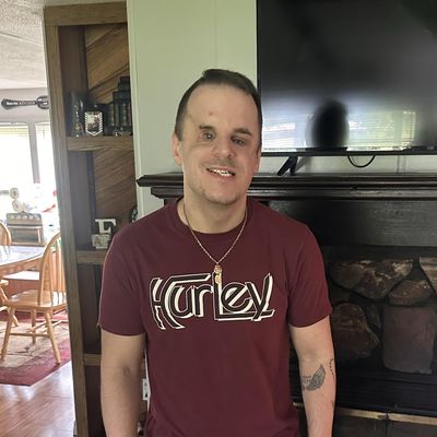 Joey, 39