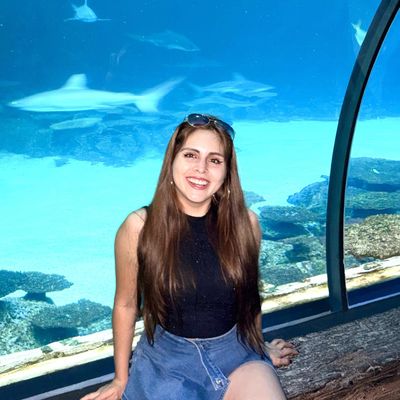 Valeria, 18