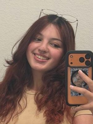 Astrid, 22
