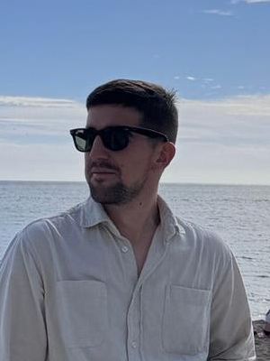Julio, 34