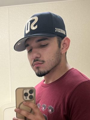 Luis, 21