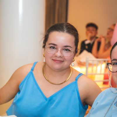 Renee, 27