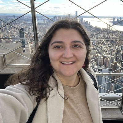 Elizabeth, 31