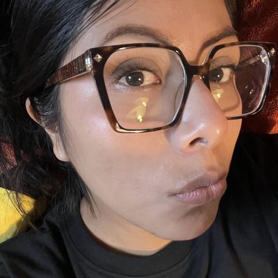 Yadira, 31