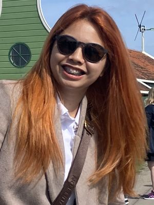 Sarah, 27