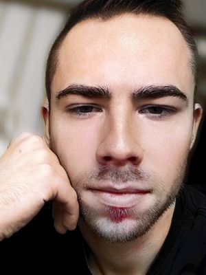 Chris, 29