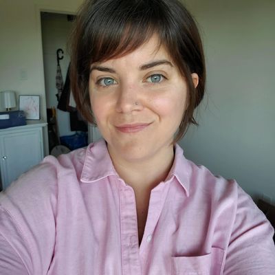 Lindsay, 34