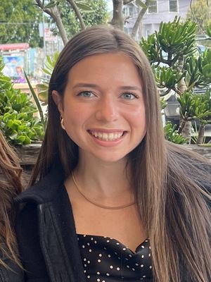 Joanna, 27