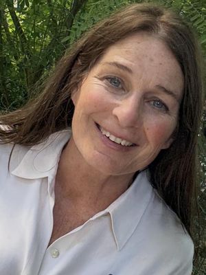 Elizabeth, 60