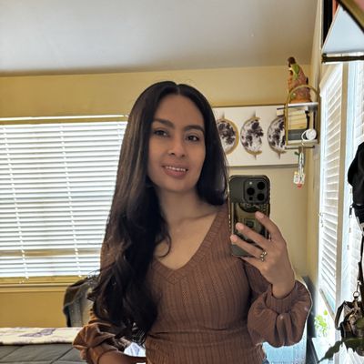 Yoani, 28