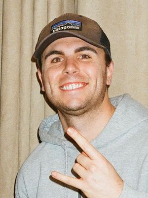 Alex, 27