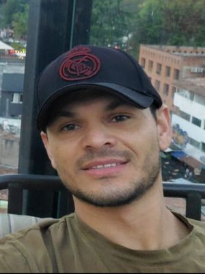 Di, 37
