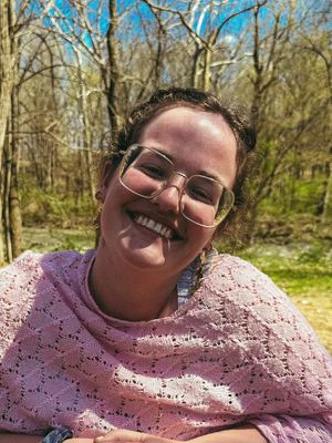 Anna, 22