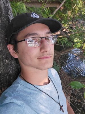 Daniel, 20