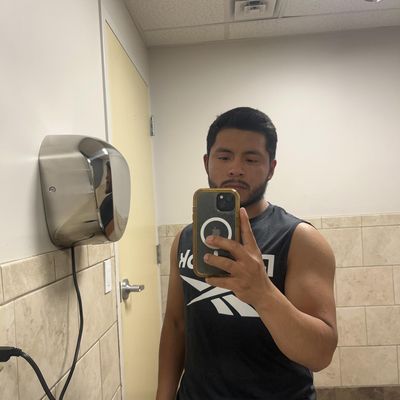 Selvin, 23