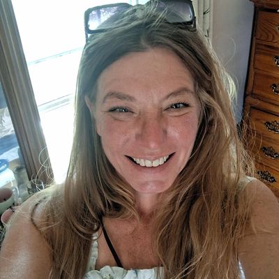 Sarah, 43